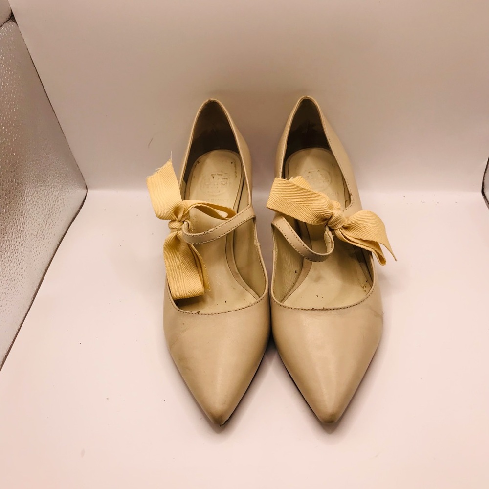 Tory Burch Cream Pointed-Toe Bow Dress Pump - Picture 6 of 12